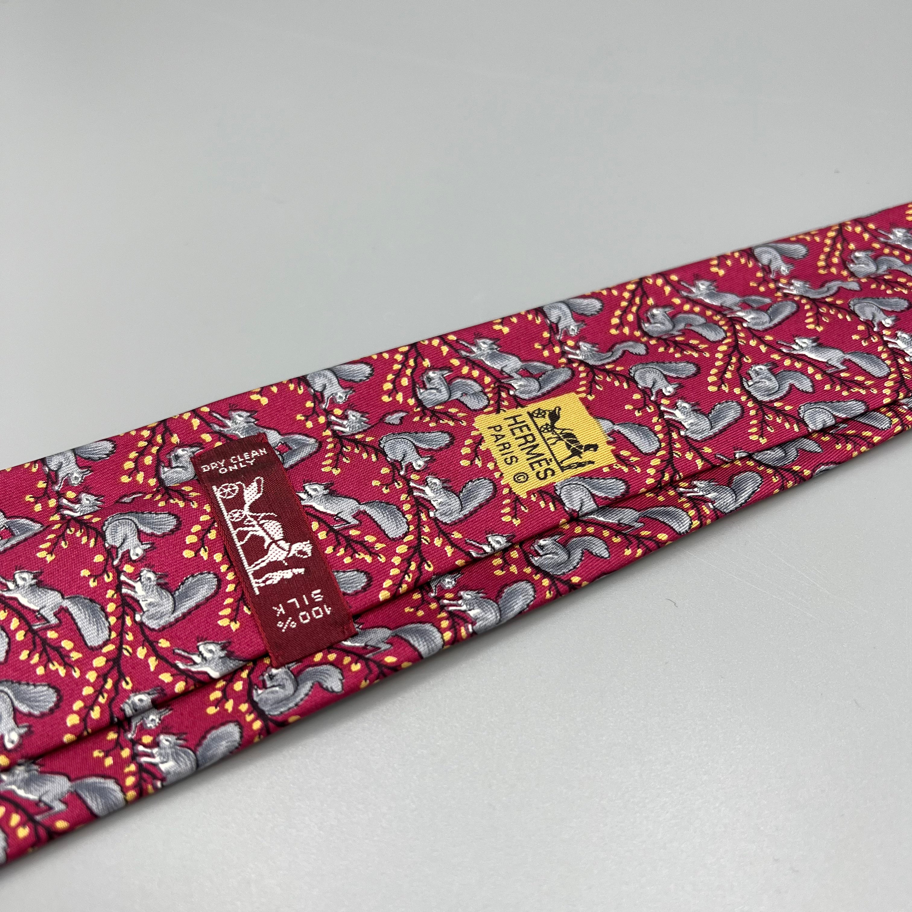 Cravate à motifs Hermès