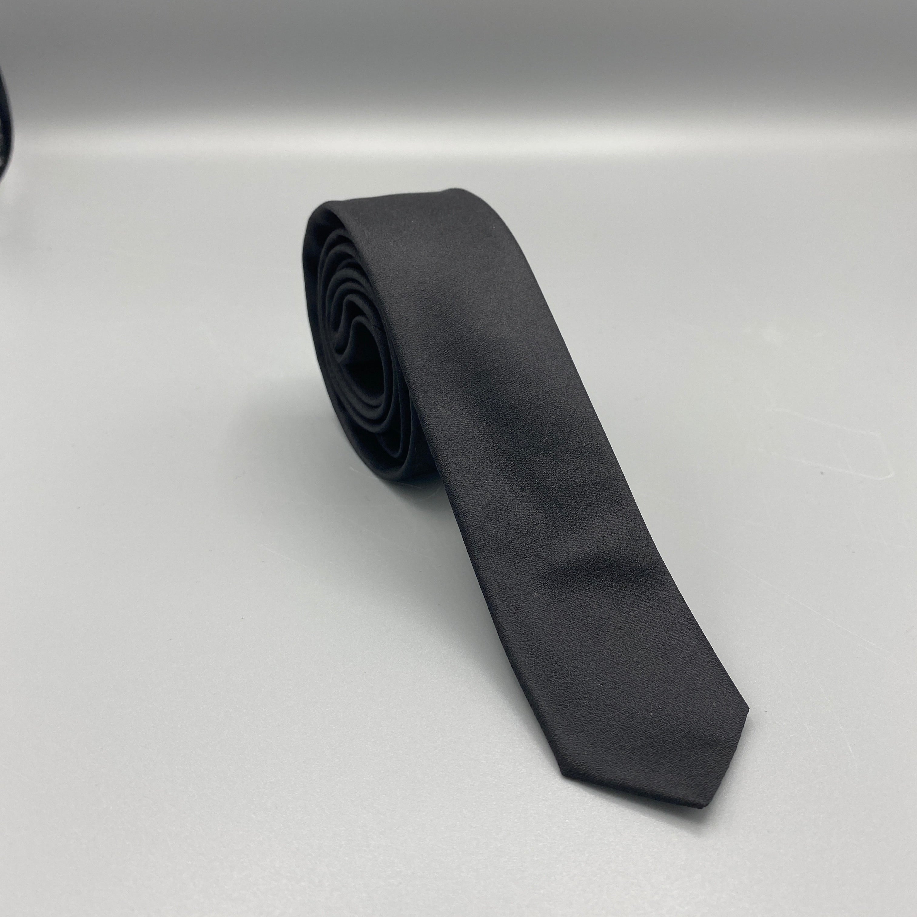 Cravate noire Dior
